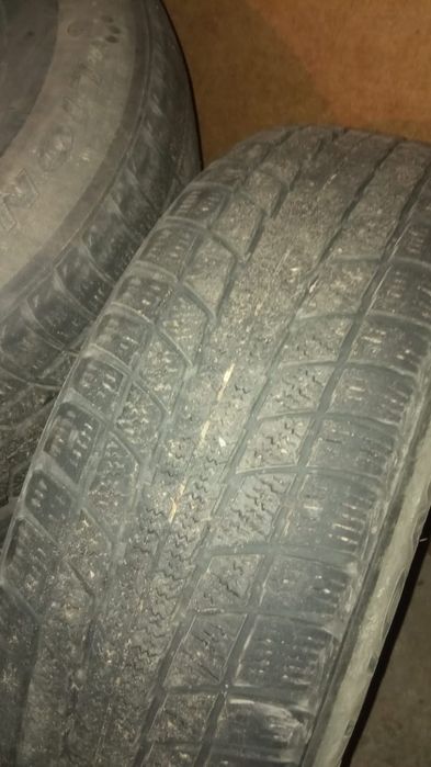 Резина 235/75R15 на литых дисках 6*139,7