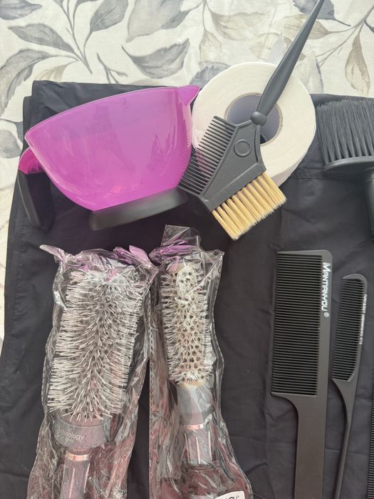 Продам набор для парикмахера брашинги  расчестки