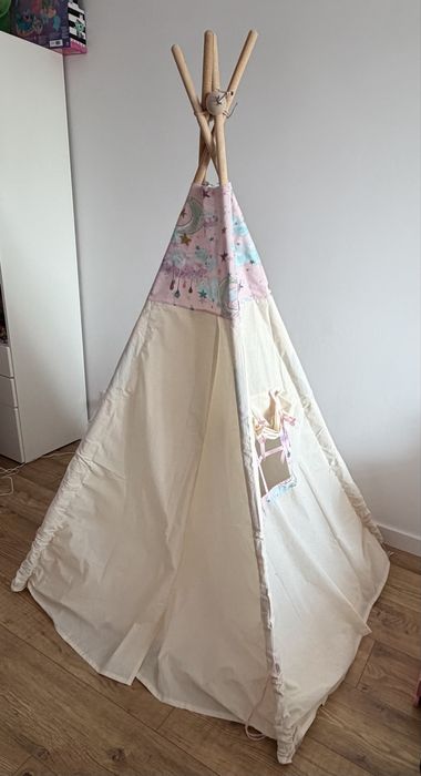 Cort copii stil indian Teepee Tent Kidizi Pink Moon, include covoras gros si 2 perne