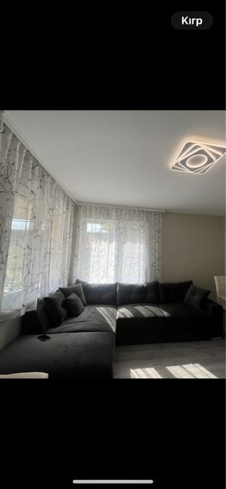 Ъглов диван сив спешно