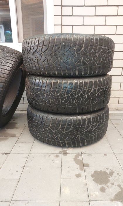 Продам комплект покрышек