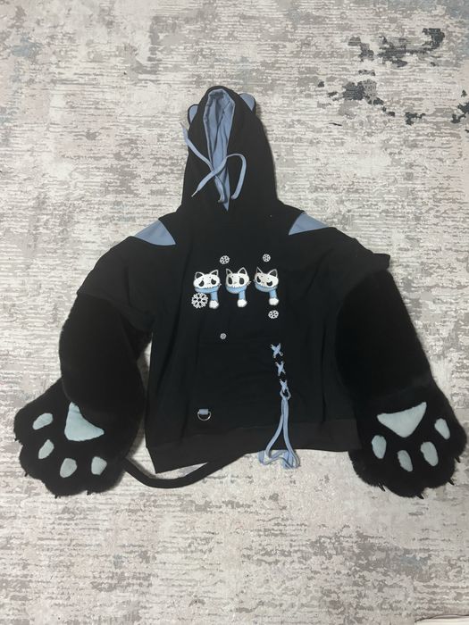 Кофта  с  лапами