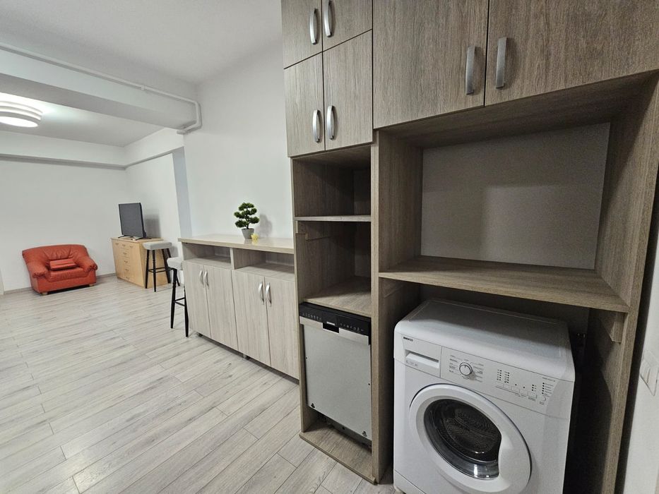 Închiriez apartament cu 3 camere - Bujorului Residence