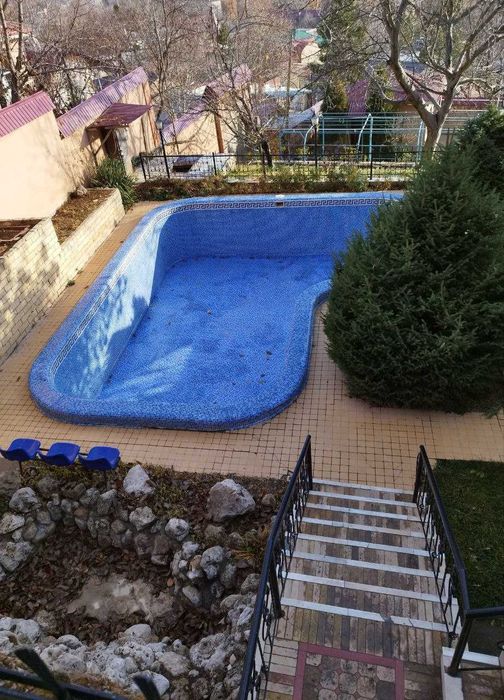 Срочно продается дачный комплекс на 43 сот в Чарваке