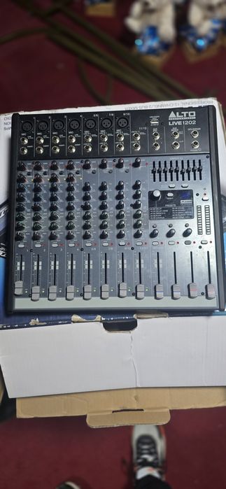 Mixer Alto Live 1202