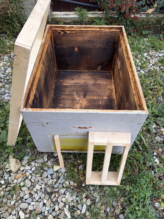 Lazi albine/stup orizontale 18 rame cu hranitor/uluc 4l