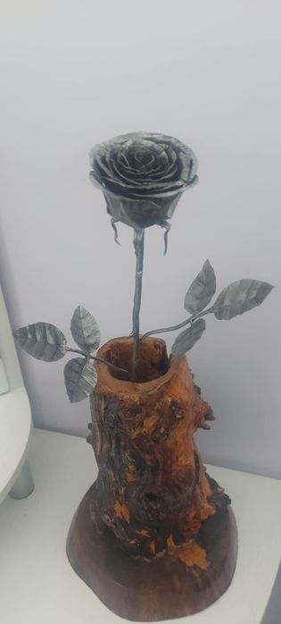 Розa от метал кована роза