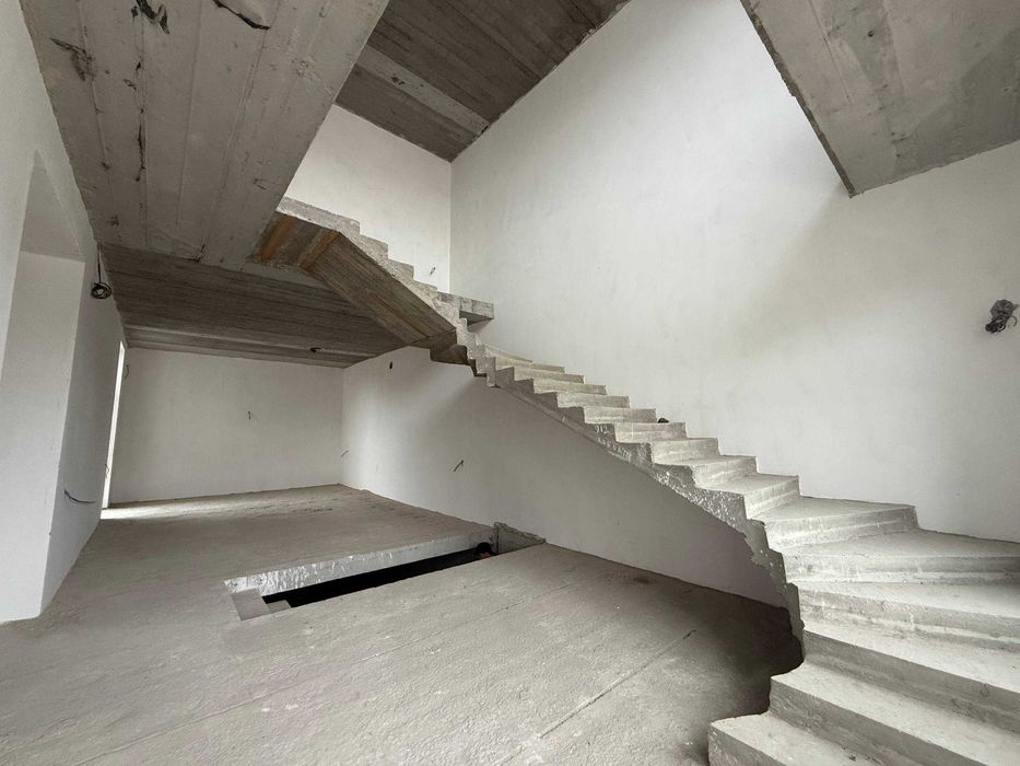 TAYYOR 2 QAVATLI 2.4 SOTIQLI hovli sotiladi #a807