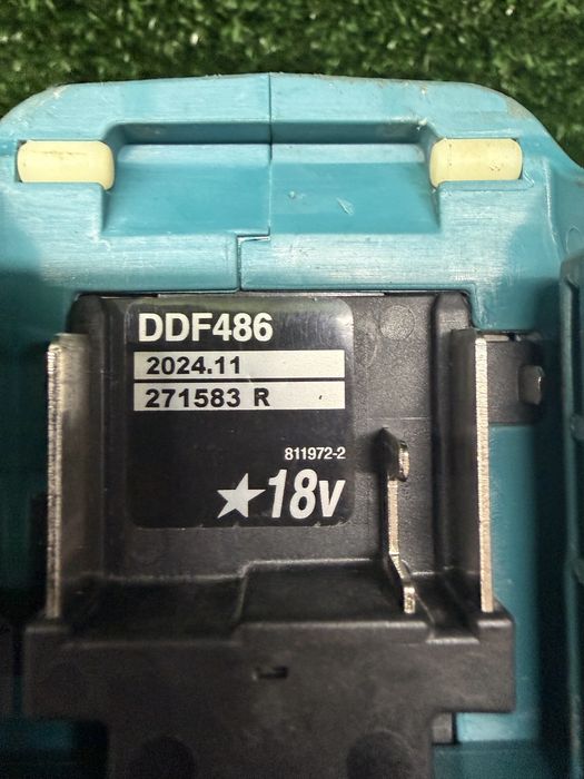 Мощен безчетков винтоверт Makita DDF486