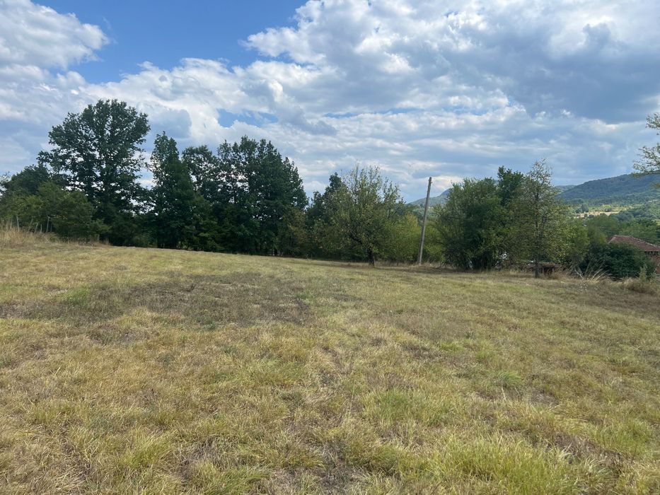 Парцел за продан