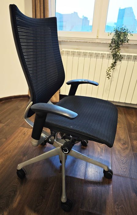 Scaun de birou ergonomic Okamura ADC12