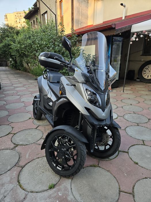 Maxi scuter Qooder quadro , piaggio mp3, yamaha tricity , categoria B