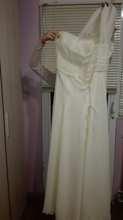 Официална, асеновградска, бяла рокля