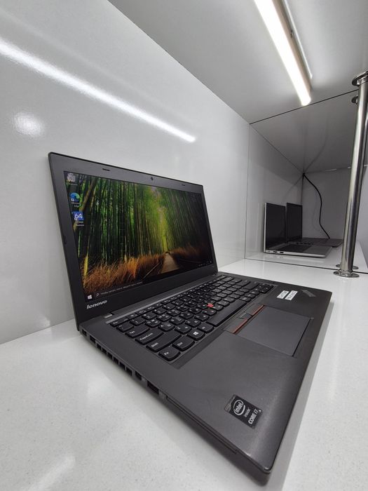 Корейский ноутбук сотилади!!!