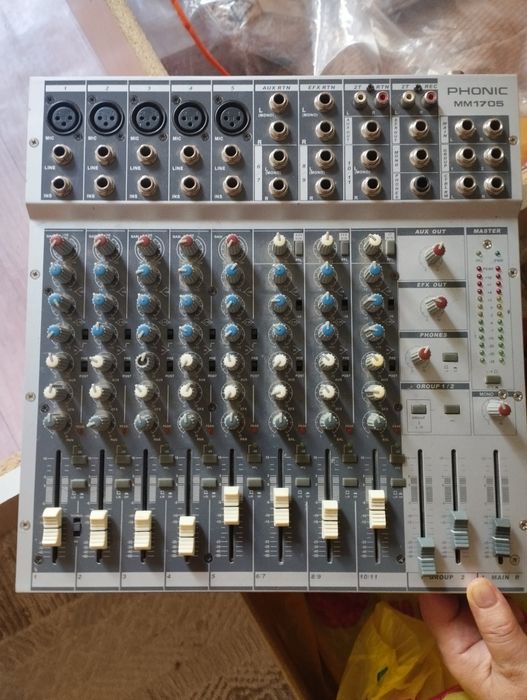 Продам музыкальный инструмент