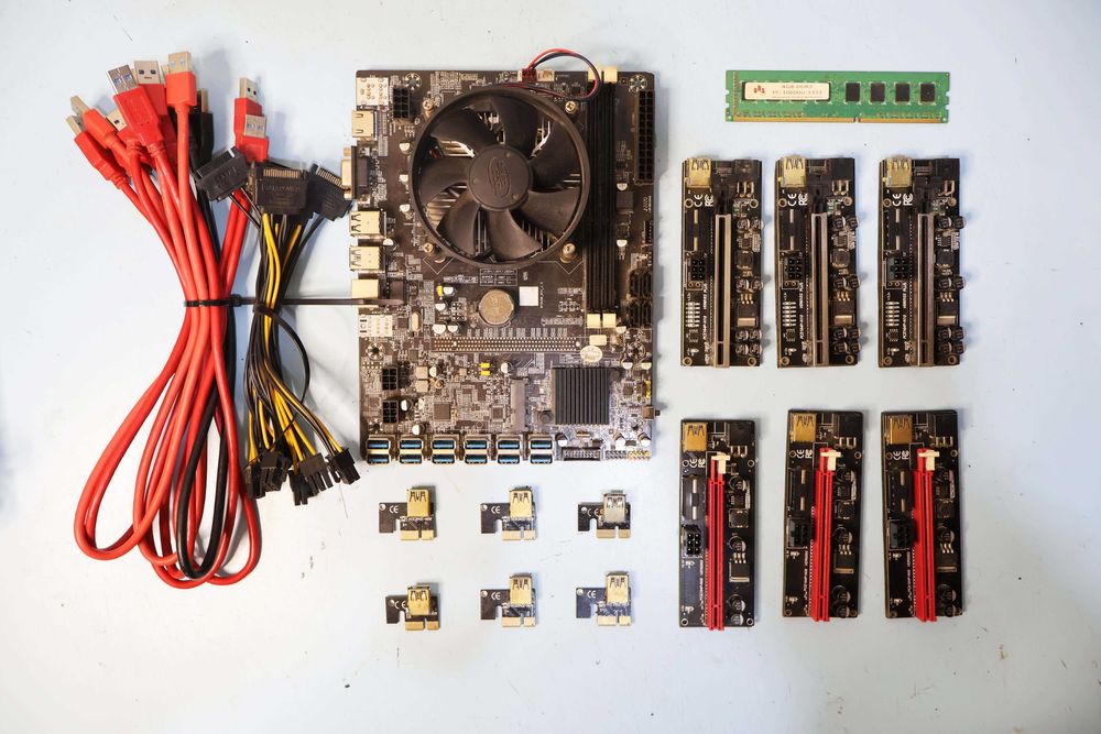 Материнская плата B250C (12 GPU) + Процессор + ОЗУ 4GB + 6 Райзеров.