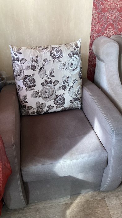 Продам диван и кресло