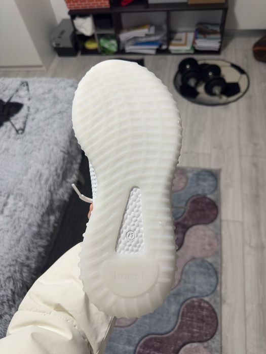 Yeezy Boost 350 V2 Bone