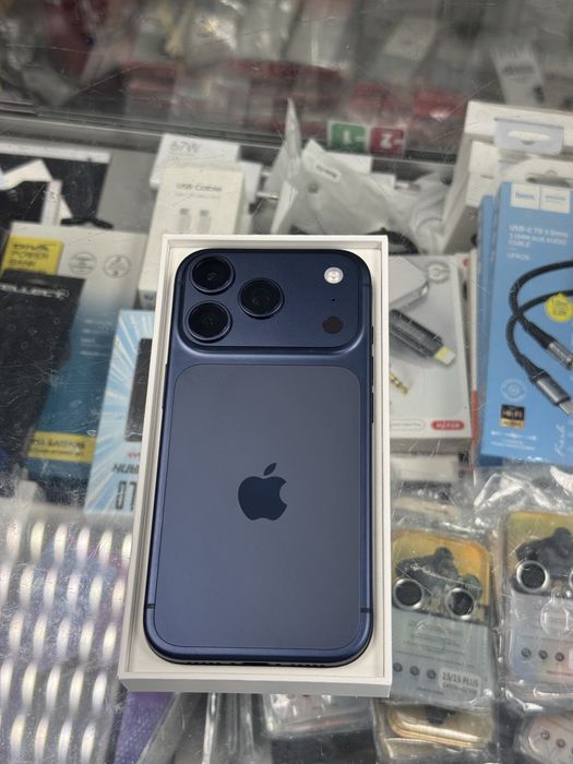 iPhone 17 Pro 256GB Deep Blue
