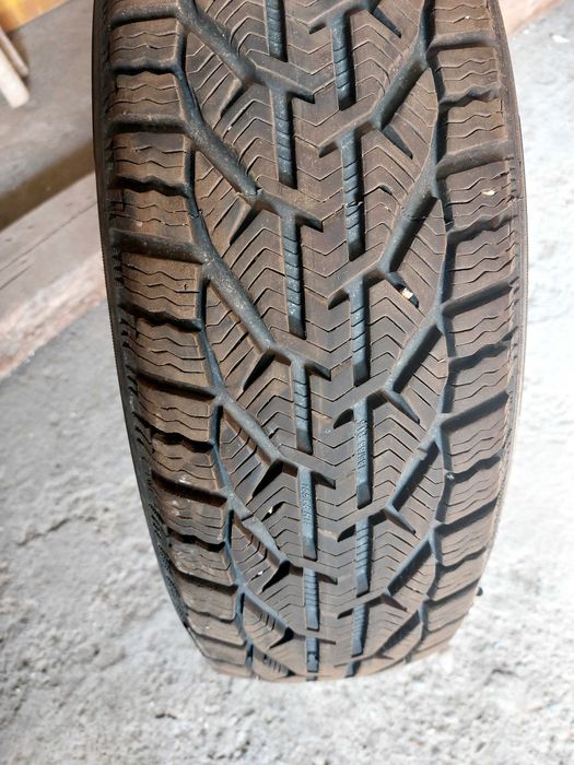 Автомобилни гуми 185/65 15