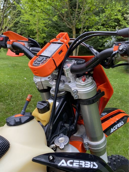 3D принтирана стойка за GPS Garmin