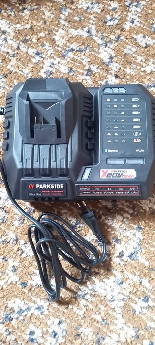 Акумулаторна батерия Parkside 20V/12A Smart battery charger