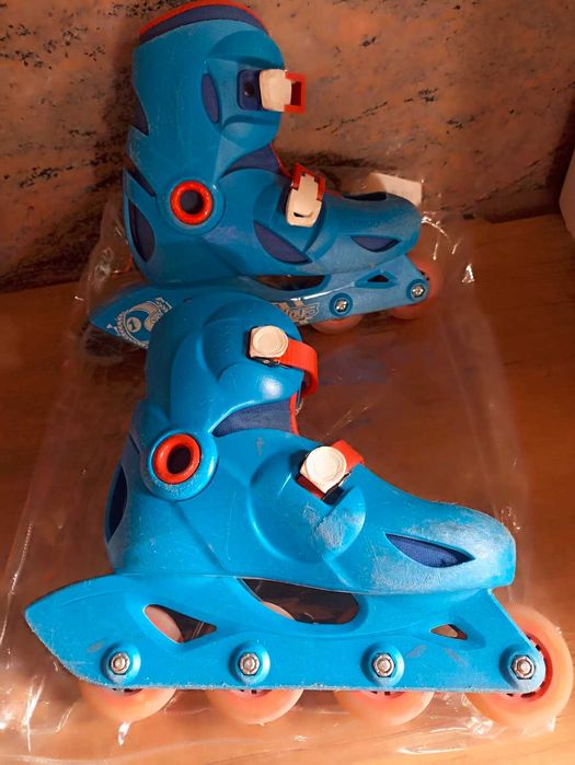 каска за колоездене S и ролери Oxello 32-34 от Декатлон