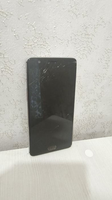 Продам телефон OnePlus