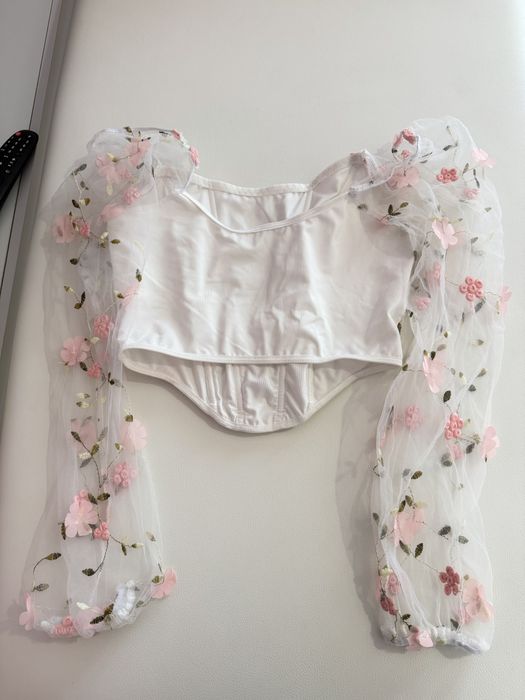 Пролетна блуза-корсет