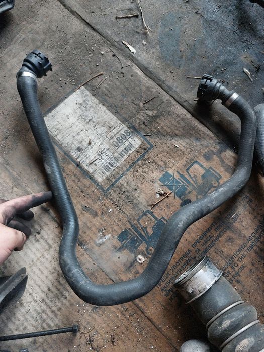 Тръби антифриз е90 е91 бмв  2.0д 184кс bmw e90 e91 2.0d