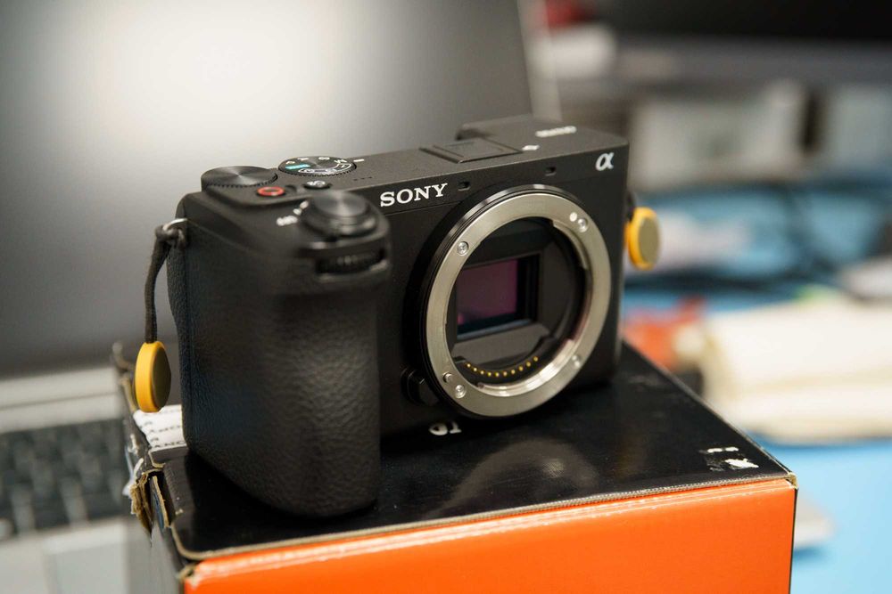 Продавам Sony a6700 в Гаранция