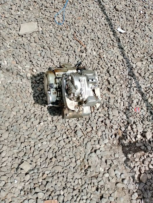 Vând motor de atv 300cc