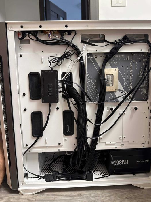 Asamblare PC-uri la Comandă | Gaming & Workstation | Cable Management Profesional