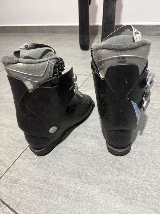 Vând skiuri + clapari