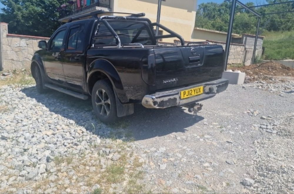 Nissan Navara TEKNA 2.5-DCI-190кс-2012г