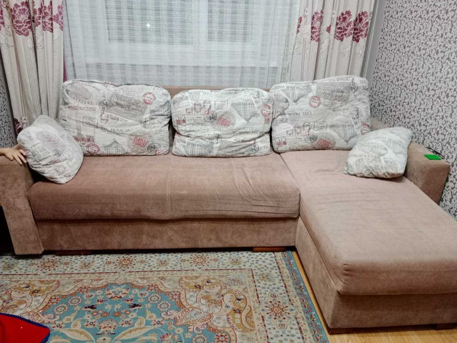 Продам б/у диван