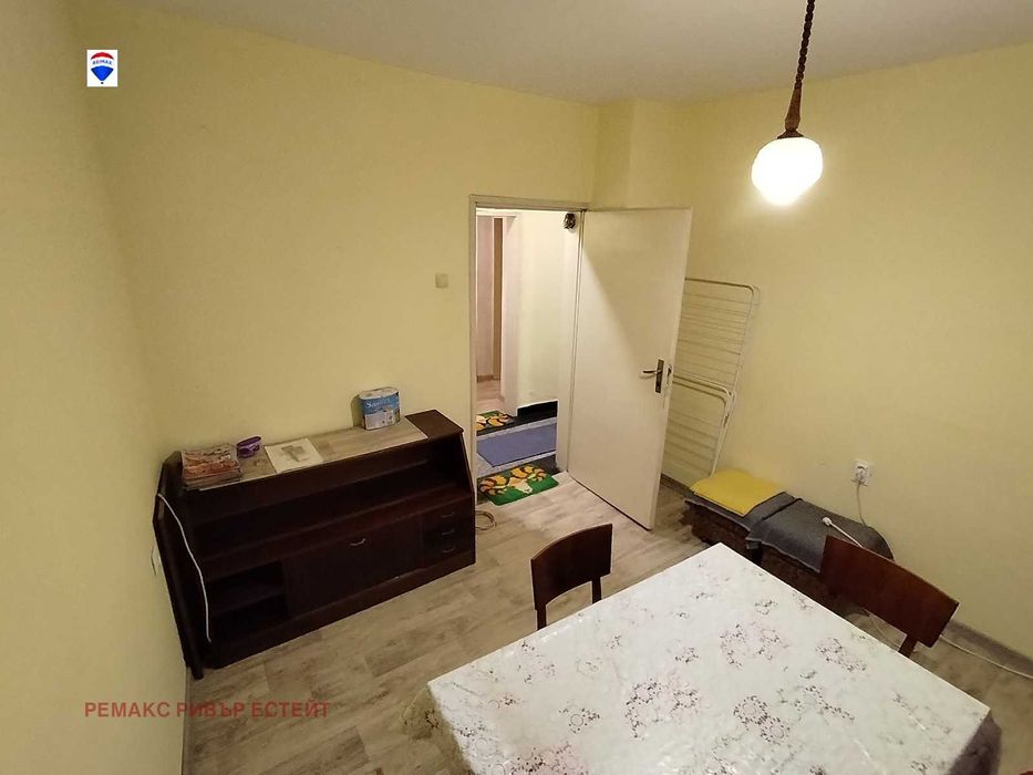 Дава се под наем Двустаен апартамент в Русе, Широк център - 60 кв.м за 255 € - Снимка #1