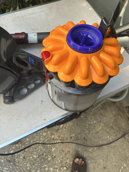Dyson прахосмукачка много висок клас