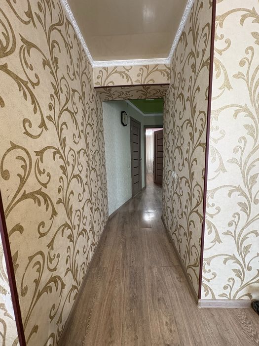 Продам 4 комнатную квартиру