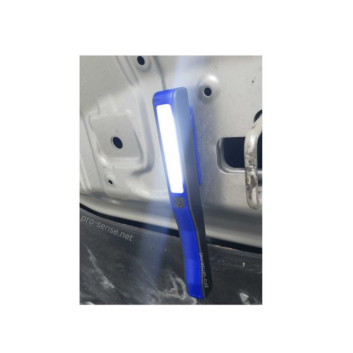 Практична Работна Лампа с Магнит за труднодостъпни места