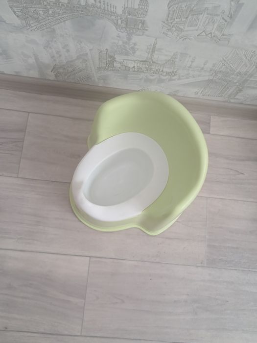 Продам детский горшок