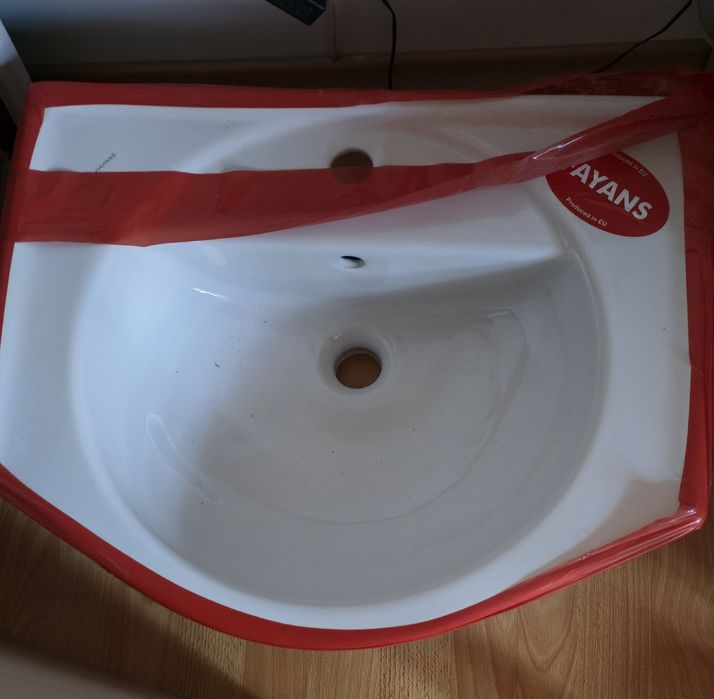 Mobilier baie, toate sunt noi