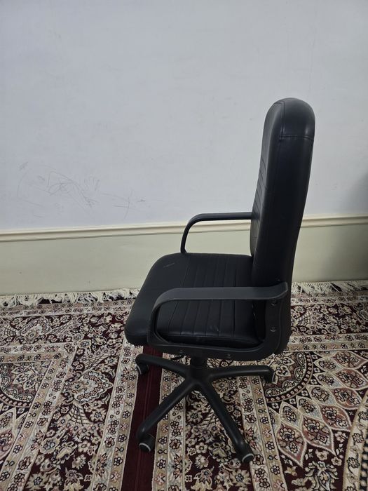 Офисаний кресла  бохаси  бир миллон