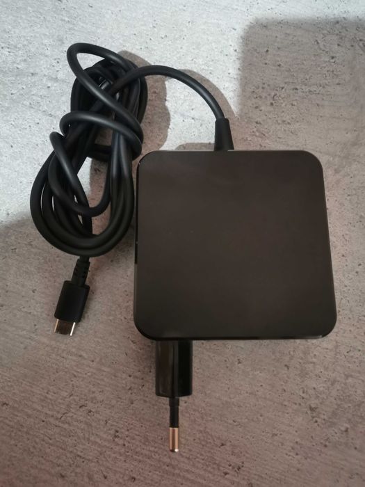 Incarcator laptop, tableta, telefon, 65W tip C, NOU