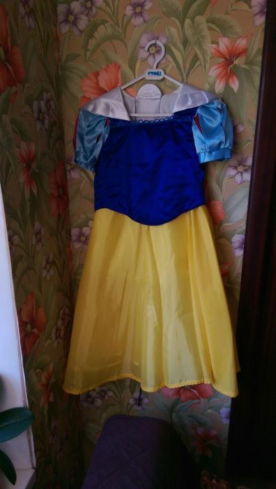 Продам костюм Белоснежки