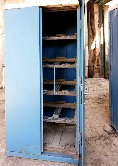 Шкафы металлические для хранения инструментов (цена окончательная)