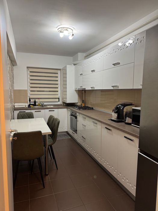 Inchiriez apartament cu 2 camere Brasov