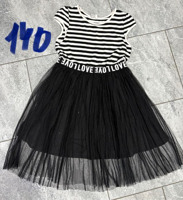 Продам платья на девочку