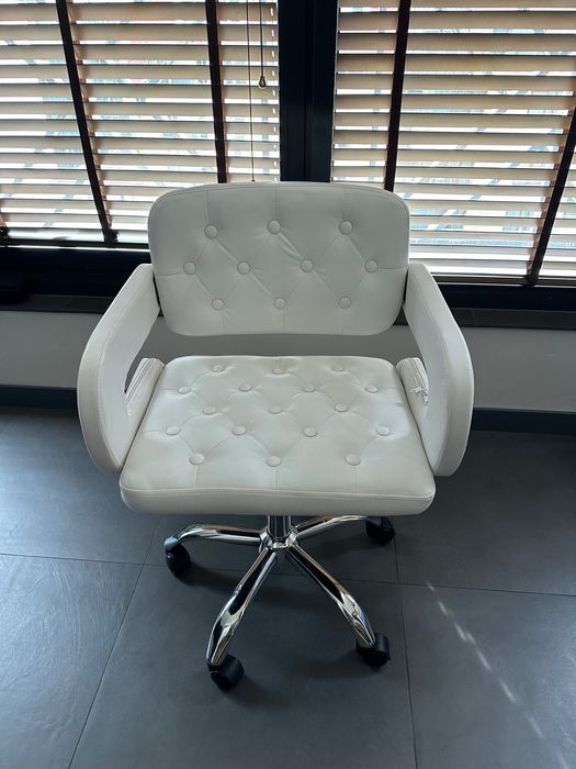 СТОЛ НА КОЛЕЛЦА VERSAY с фабрични дефекти и 24м гаранция