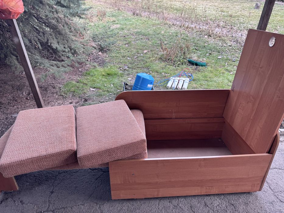 Срочно продам тахту.